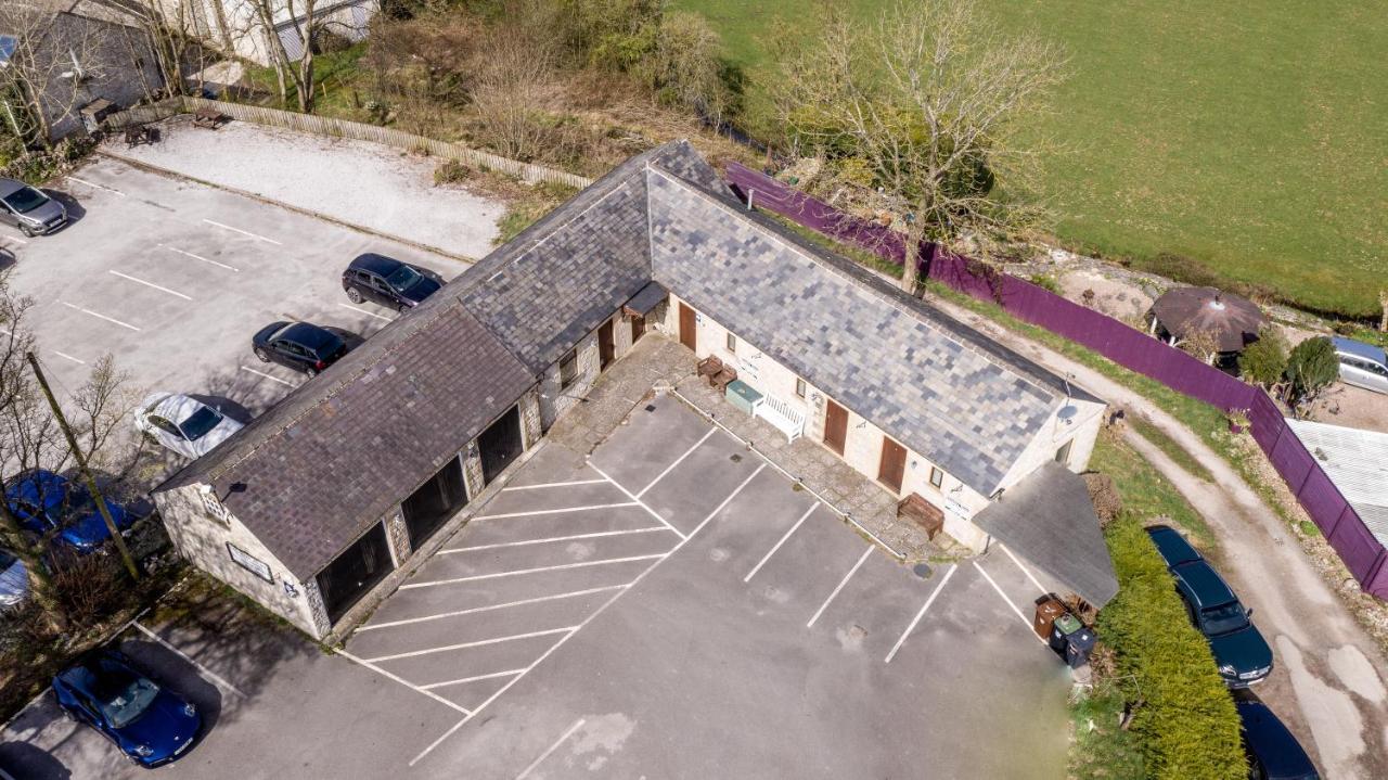 Cheshire Mews Hotel Касълтън Екстериор снимка
